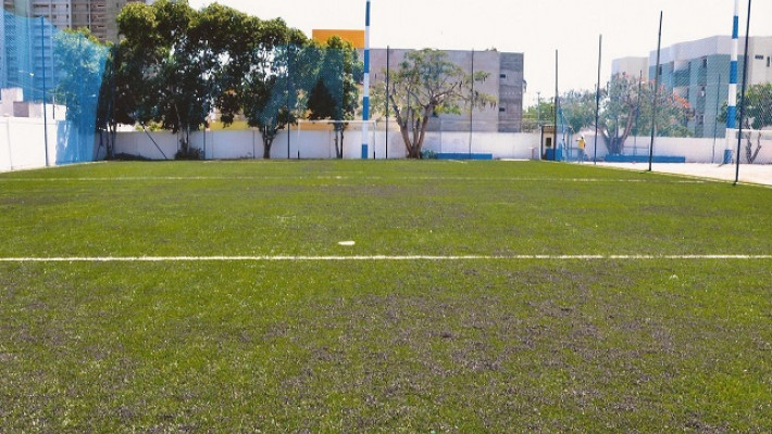 QUADRA DE TÊNIS E CAMPO GANHAM NOVA ILUMINAÇÃO