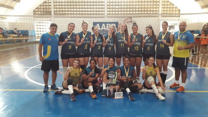 COPA DE VOLEIBOL FEMININO AGITOU A AABB
