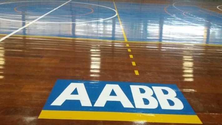 PISO DO GINÁSIO PASSOU POR MANUTENÇÃO