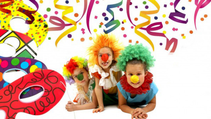 É CARNAVAL – Venha brincar com a gente