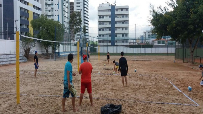 EQUIPES DE VOLEI CONTINUAM TREINAMENTO