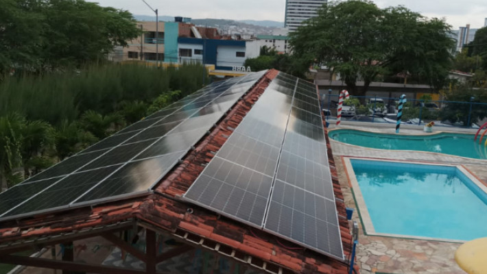 ENERGIA SOLAR COMEÇA A FUNCIONAR