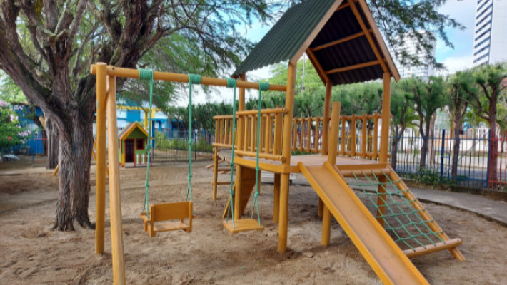 NOVO PARQUINHO INFANTIL